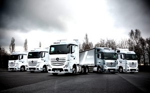 Mehr Informationen zu "Mercedes-Benz TRUCKTraining"