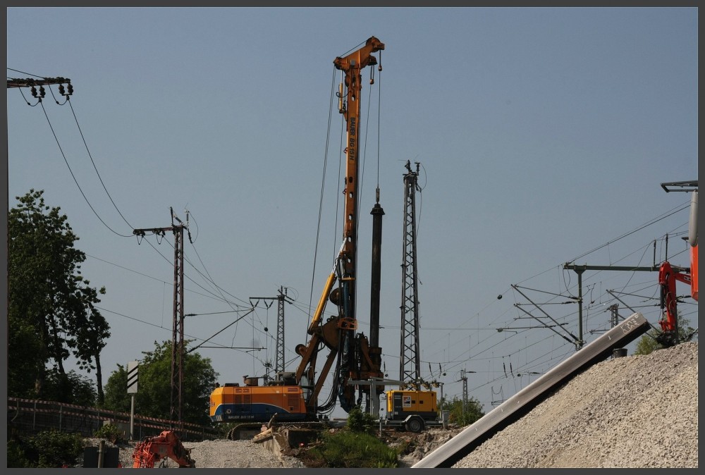 371876888_BahnbrckeKlntrupstrae20.Mai2018(6).thumb.jpg.e43fbeae93d5f521a57d79d8569457b0.jpg