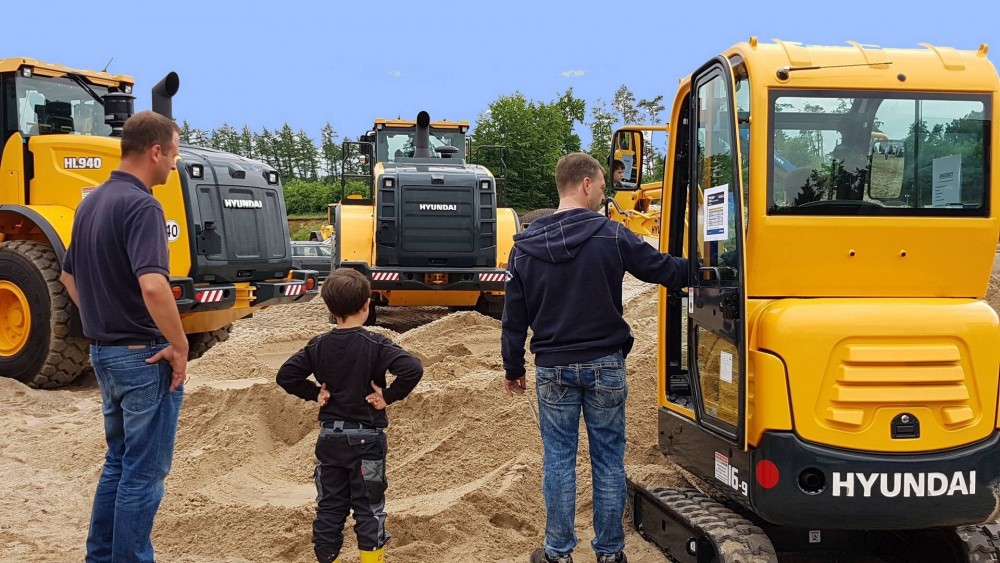 Hyundai Baumaschinen auf den Norddeutschen Baumaschinentagen