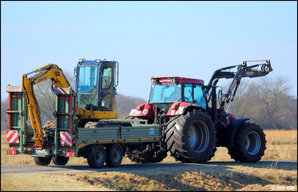 Case_IH_CS130_Komatsu_PC55_2.thumb.jpg.39893a6815216fca90c895616193b8ce.jpg