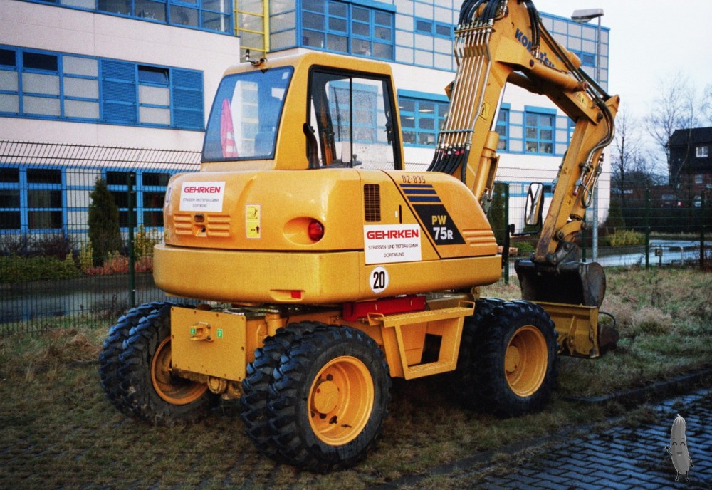 komatsu-pw75R-02-835.thumb.jpg.75c4175794d38c4e1d784dddd87d73eb.jpg