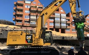 Mehr Informationen zu "Cat Kettenbagger 374F L"