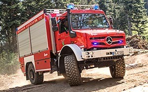 Mehr Informationen zu "Unimog U 5023 Tanklöschfahrzeug"