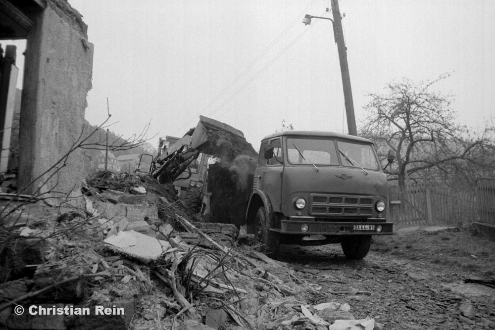 h-sw-10123-2-Abbruch Haus Lappengasse21(Heinrich Storch) Samstag17.11.84-26.jpg