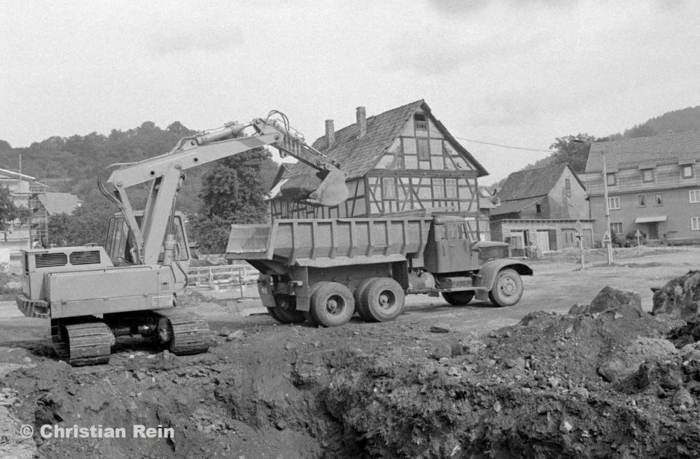 h-sw-10241-2-Erdaushub Trasse Schule-Kaufhalle Samstag 26.09.87-15.jpg