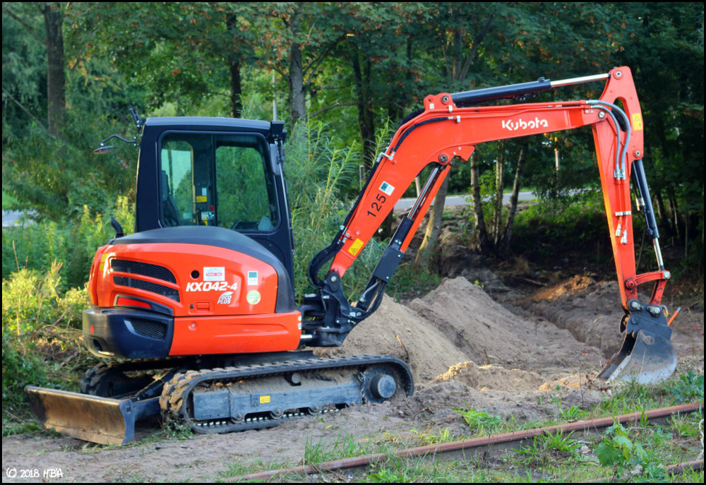 Kubota_KX042-4.thumb.jpg.3f7616e09c94dd09223c3fd1891ac55f.jpg