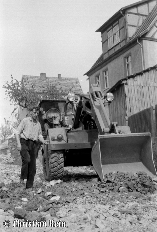 h-sw-043-18-Film1-Lader FD-B1 auf Dumper DR-50 Basis (Janus Einsatz) im Rosenthal 11.05.68-74.jpg