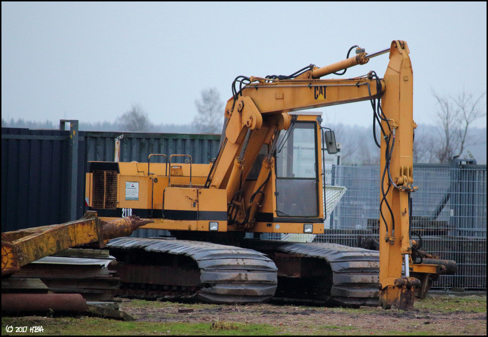 Caterpillar_211B_Moor2.thumb.jpg.5d6b9e27554993f39538b3bb91b310c5.jpg