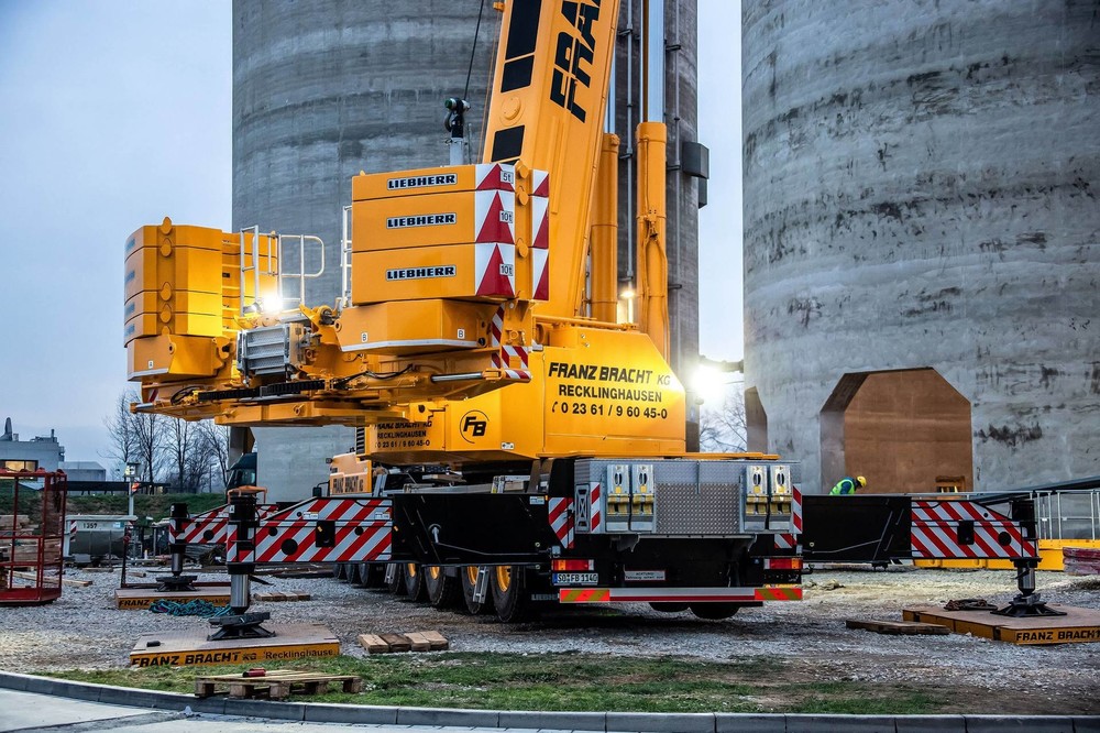 liebherr-bracht-ltm1450-8-1-motiv02-300dpi_1920.jpg