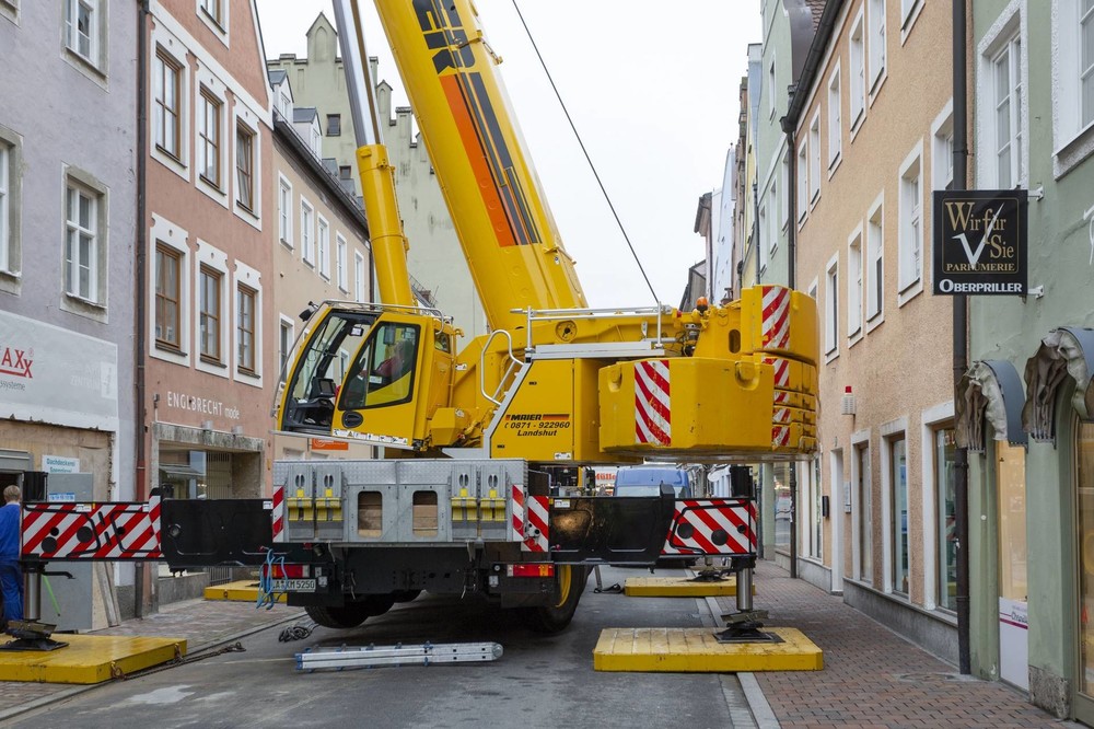 liebherr-ltm-1250-5-1-maier-landshut-motiv03-300dpi_1920.jpg