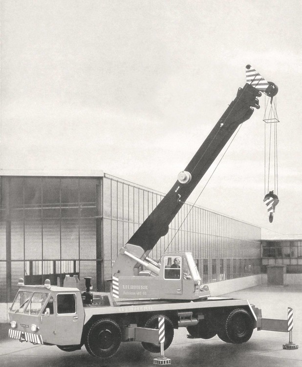 liebherr-truck-crane-auk40t60 (1920).jpg