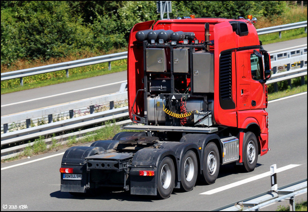 Mercedes_Actros4_SLT_4152_BayWa-r-e_2.thumb.jpg.928c0f342952b996dfe7265a0b41ea70.jpg