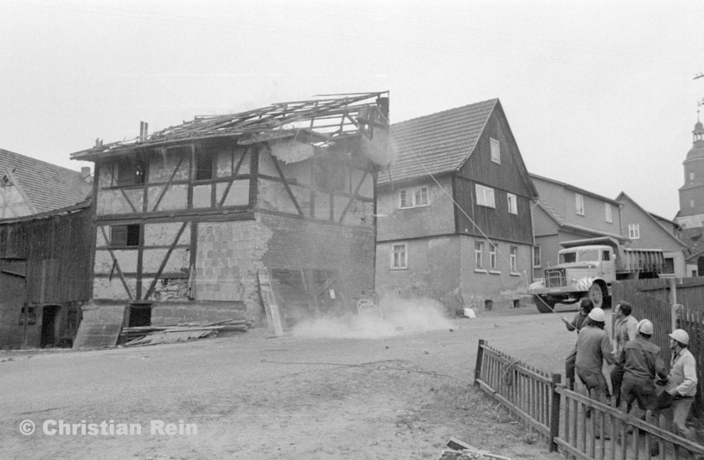 h-sw-056-07-Film1-Abbruch Engstelle Trusen(KrAZ 222) Samstag 28.07.73-15.jpg