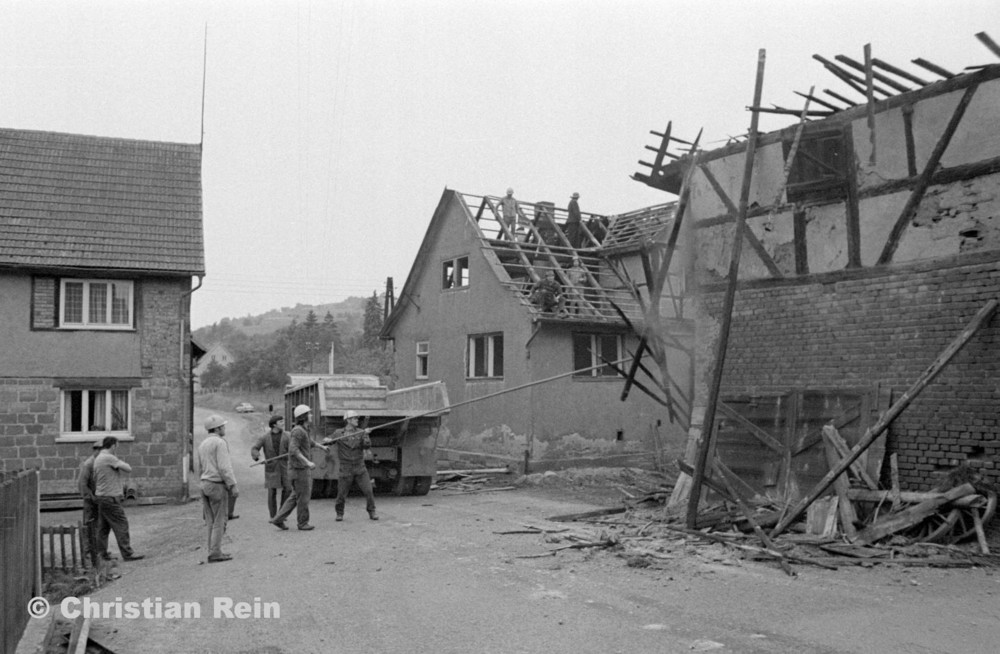 h-sw-056-07-Film1-Abbruch Engstelle Trusen(KrAZ 222) Samstag 28.07.73-19.jpg