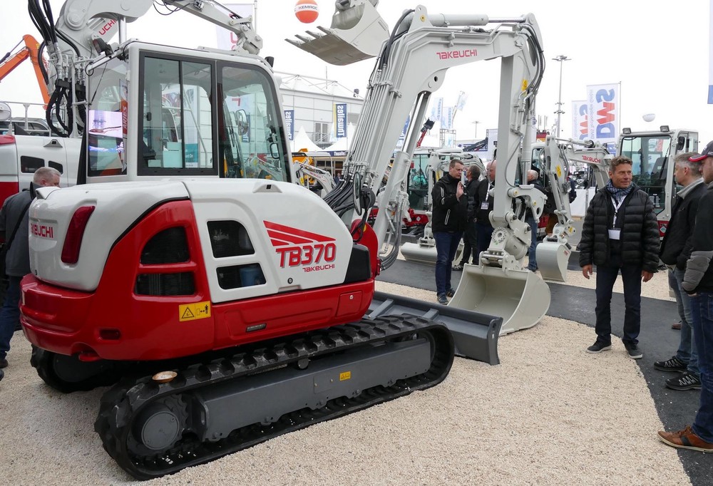 Takeuchi TB 370_1920.jpg