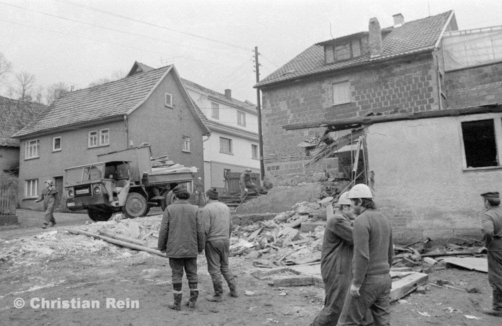 h-sw-056-19-Film3-GTF307 bei Abbruch eines Hauses in Eisensteinstraße Samstag 12.01.74-32.jpg