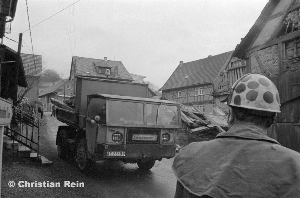 h-sw-056-19-Film3-GTF307 bei Abbruch eines Hauses in Eisensteinstraße Samstag 12.01.74-40.jpg