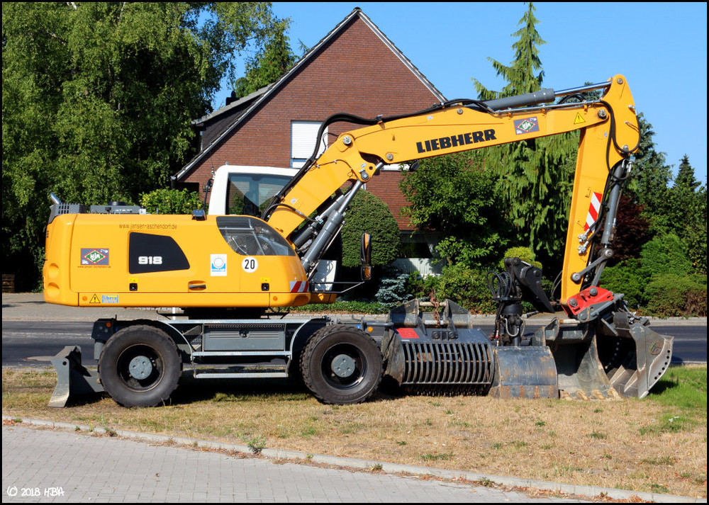 Liebherr_A918_Litronic_HJA1.thumb.jpg.f4312a093adcddf93ebd61b3ff3a114b.jpg