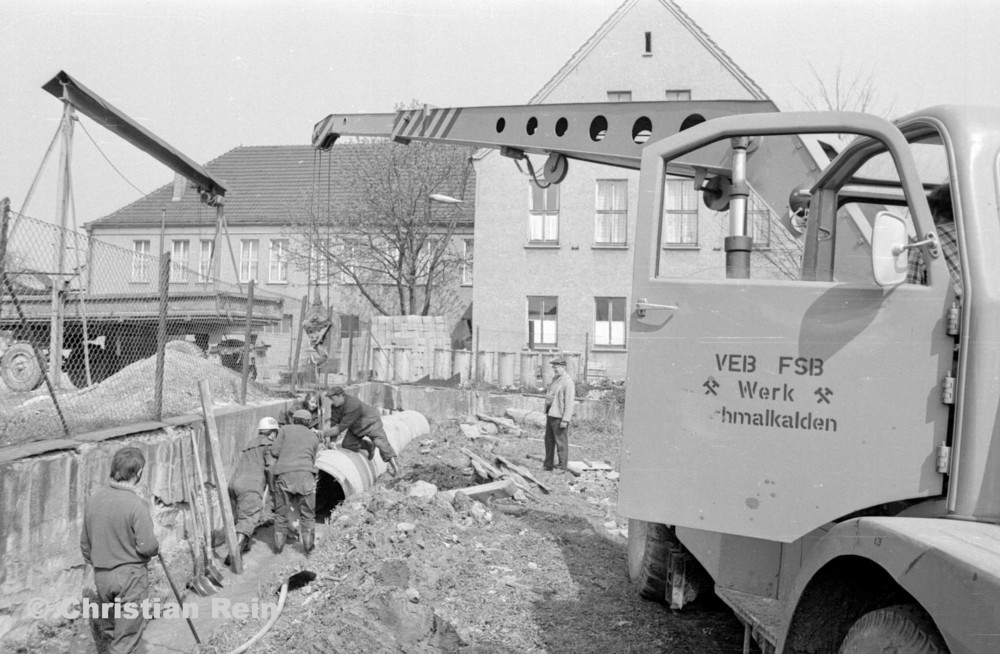 h-sw-056-34-Film1-NAW ADK 63 in Trusen Kanalisation bei Trusetalwerk 4 April 1974-27.jpg