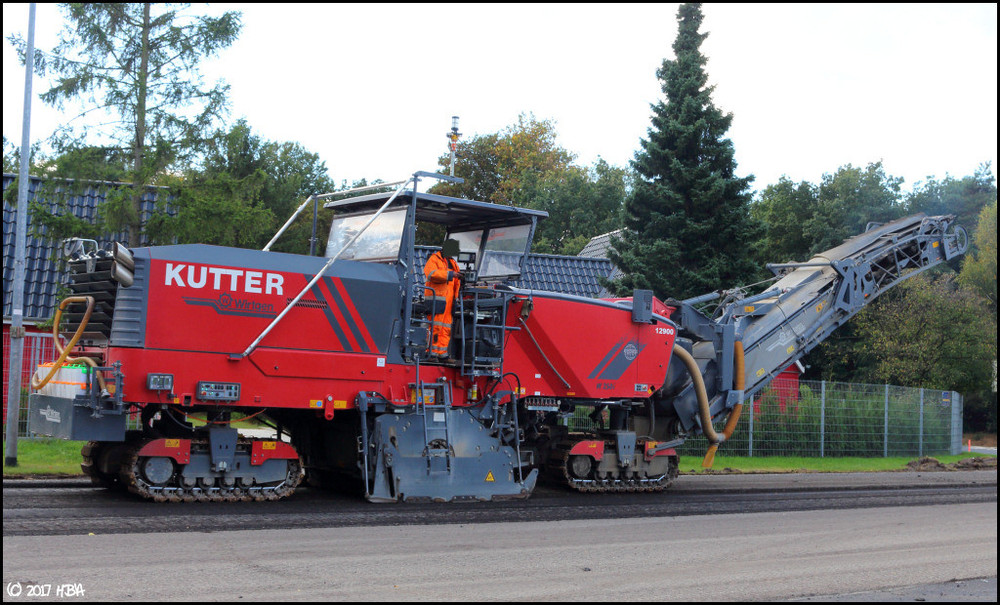 Wirtgen_W250i_Kutter.thumb.jpg.b725cacdc53fdc29045c7ee9700d06d6.jpg