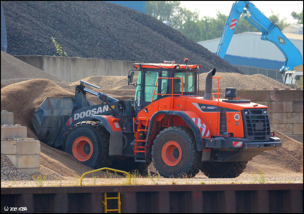 Doosan_DL420_2.thumb.jpg.7cf4e90a617a7d6baca67f72005ccc87.jpg