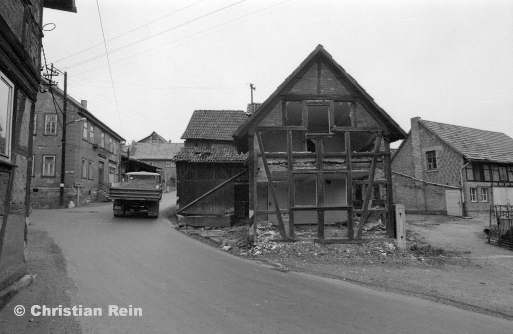 h-sw-060-04-Film3-Abbruch der Häuser Eisensteinstraße 12 und 14 Mai 1977-07.jpg