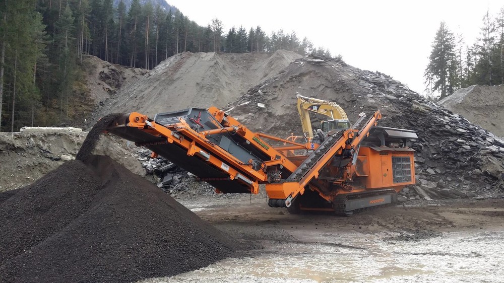 Pic5 R1100DS-Asphalt-Recycling_Urschitz (1920).jpg