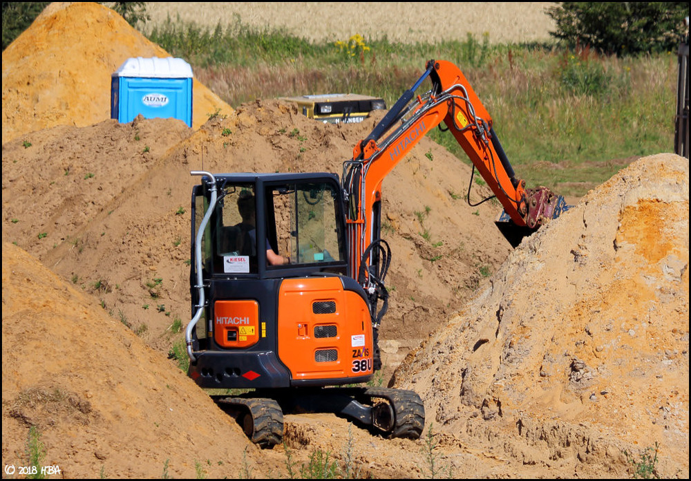 Hitachi_Zaxis_38U_Rhede.thumb.jpg.09e912185dbaf8f94f904fa1acd0053d.jpg