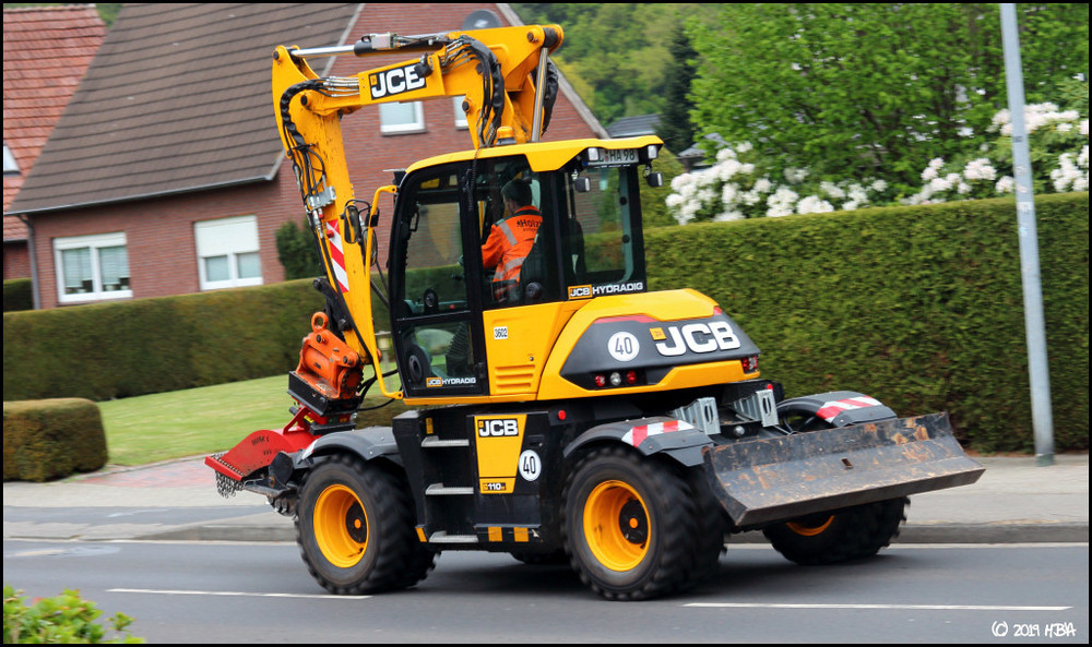 464351440_JCB_Hydradig_110WGreentec_Shark6.thumb.jpg.fab24c9b6bd2e2fa431d7c2b0c4400f6.jpg