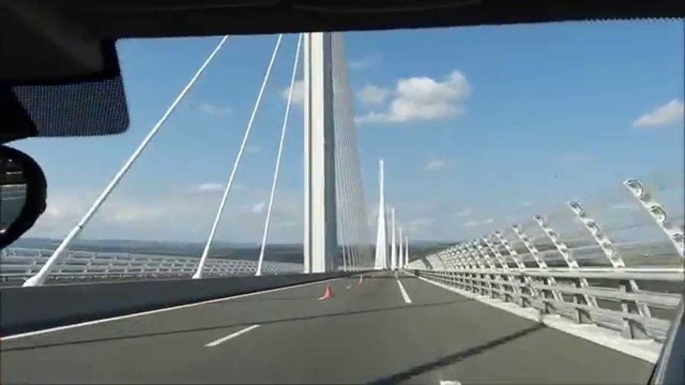 1795810123_20120925ViaducdeMillau(1).thumb.jpg.3252cecd12b1637055be4bd39df1ab51.jpg