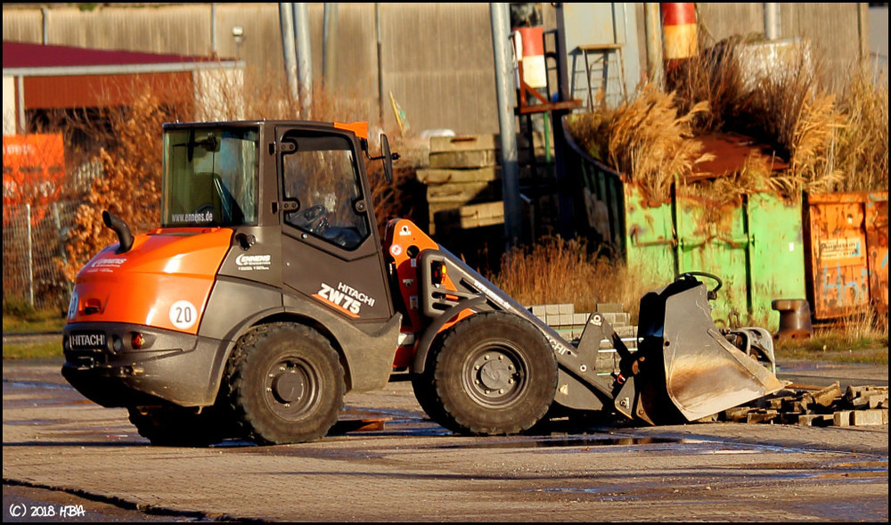 Hitachi_ZW75_Hafen.thumb.jpg.8ffd434d4a666ef542909591712ec9f1.jpg