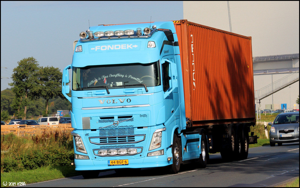 Niederlande_Volvo_Fondek.thumb.jpg.3b115f893d1bc5b9974212f4300b0310.jpg