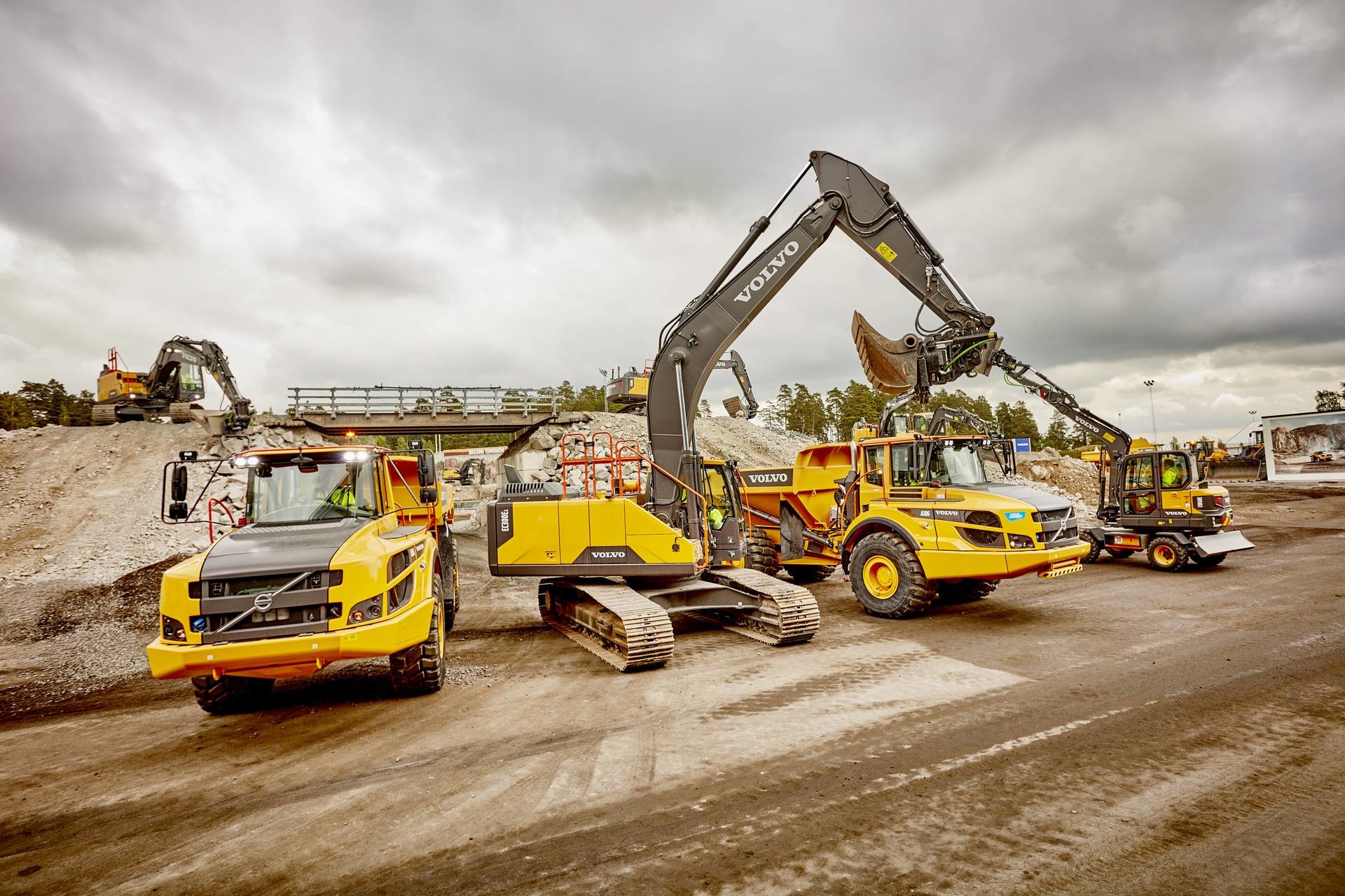 Строительная машина 5. Volvo Construction Machinery. Вольво Констракшн Эквипмент. Харвестер колёсный ec210bf Volvo Construction Equipment. Volvo Construction Equipment g0008324.