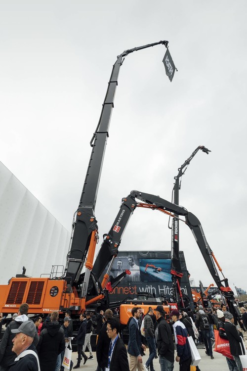 K2001_KMC1600S_Der Hoechste auf der bauma (1920).jpg