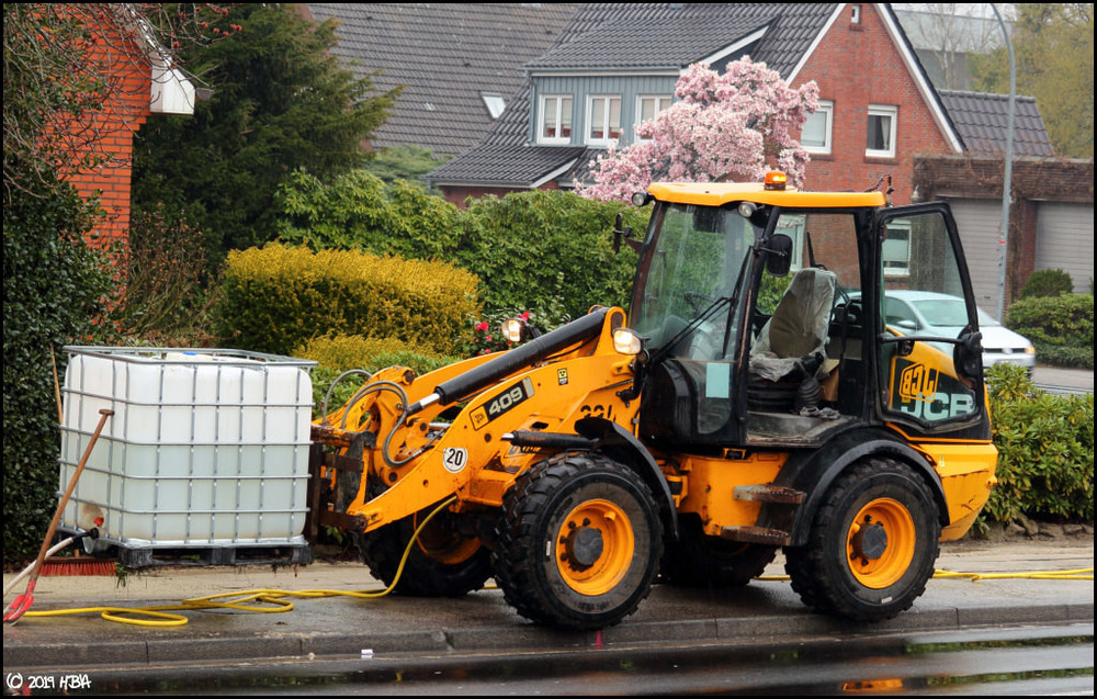 JCB_409_Tiesler1.thumb.jpg.ca6ec0b4127f48026703bdef72d5dbdd.jpg