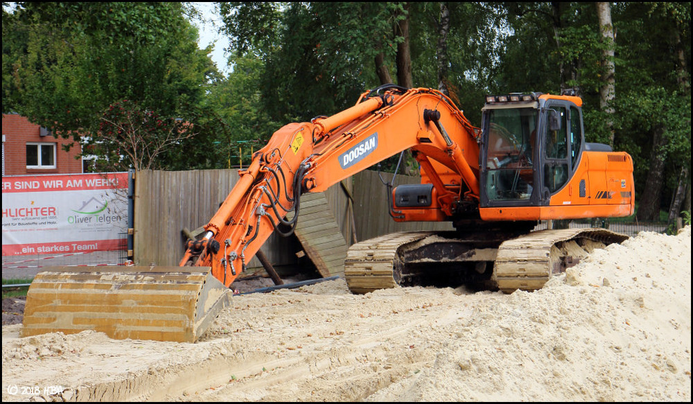 Doosan_DX225LC_Abbruch.thumb.jpg.5b2eebc38916323a2f59974d8bac6fc1.jpg