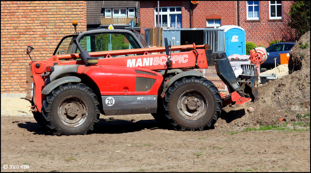 Manitou_MT1030.thumb.jpg.107f794452a1508f8b813e7598db6a84.jpg