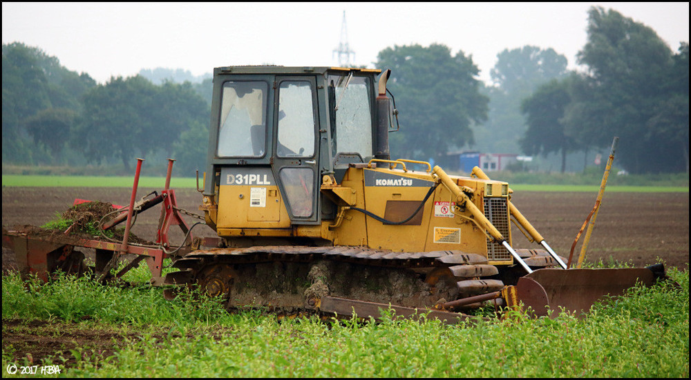 Komatsu_D31PLL.thumb.jpg.935649a7a4d4631da2b99fec800e956d.jpg