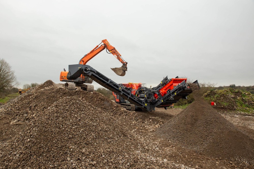 Terex Finlay IC-100RS Impact Crusher (6) (1920).jpg