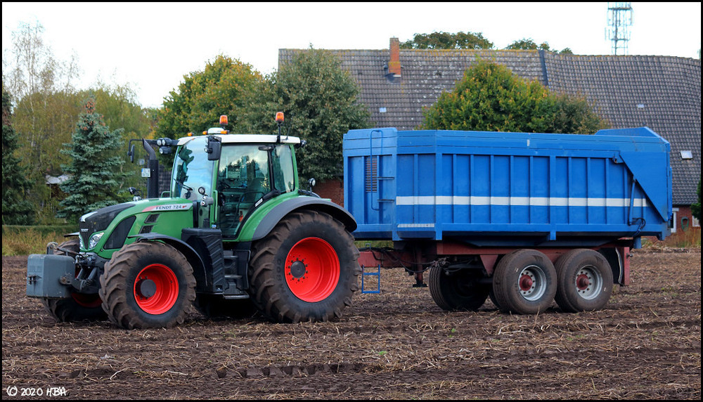 Fendt724Vario.thumb.jpg.8e45fc500426dd70a4bd3800cdef10f2.jpg