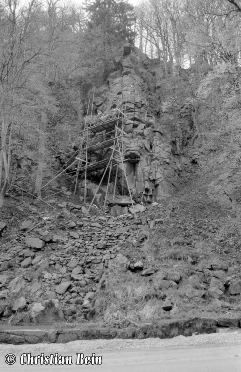 h-sw-037-09-Film1-Grubenwehr auf Gerüst am Wasserfall Mai 1965-07.jpg