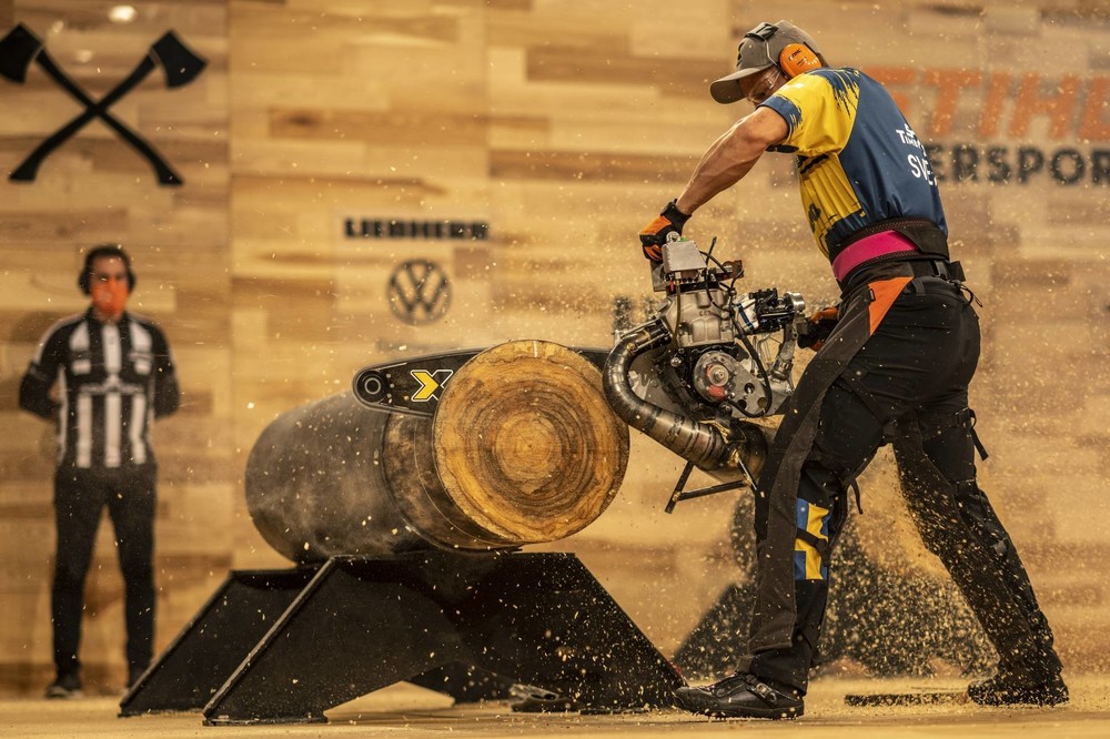 STIHL_TIMBERSPORTS_F_ry_Svan_Hot_Saw (1920).jpg