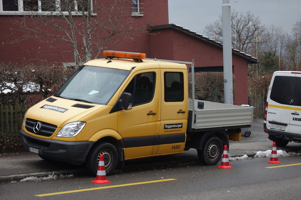 2018139565_1480MBSprinter06DoKaPritsche.thumb.JPG.b2696979077ef879ad69584319d345ae.JPG