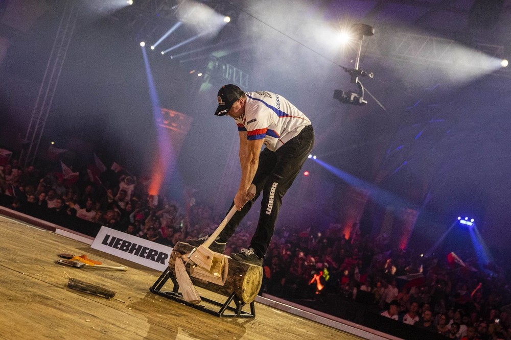 STIHL_TIMBERSPORTS_M__Underhand_Chop (1920).jpg