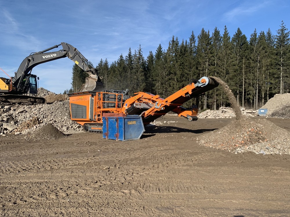 Abb.1_Rockster_R1000S_Mobile-Impact-Crusher_5106_Construction-Waste_Sweden_ (7).jpg