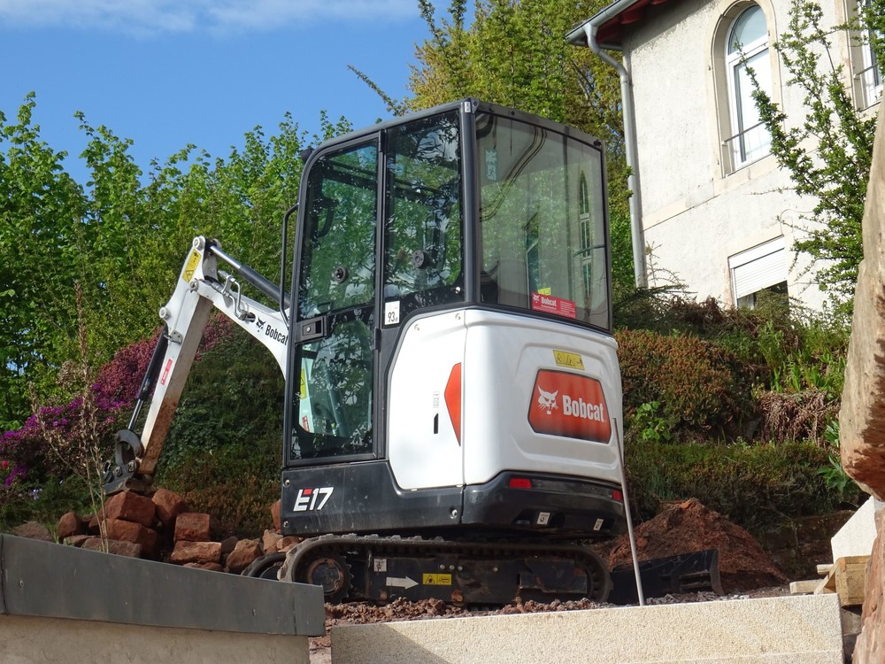 bobcat e 17.jpg