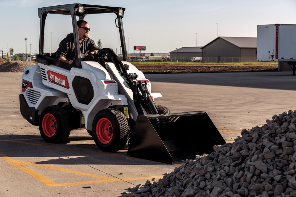 Bobcat Small articulated loader L23 (4).jpg