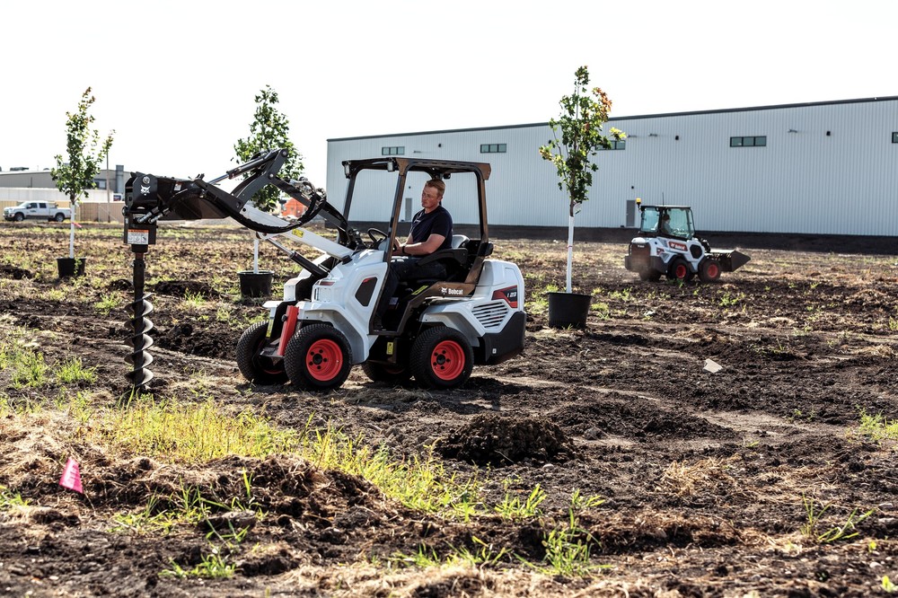 Bobcat Small articulated loader L23 (3).jpg