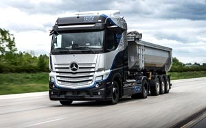 More information about "Mercedes-Benz GenH2 Truck"