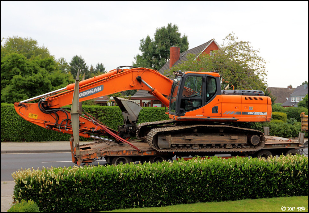 Doosan_DX255LC_Goldhofer.thumb.jpg.229e9a3f4106f902cf0290f994aca035.jpg